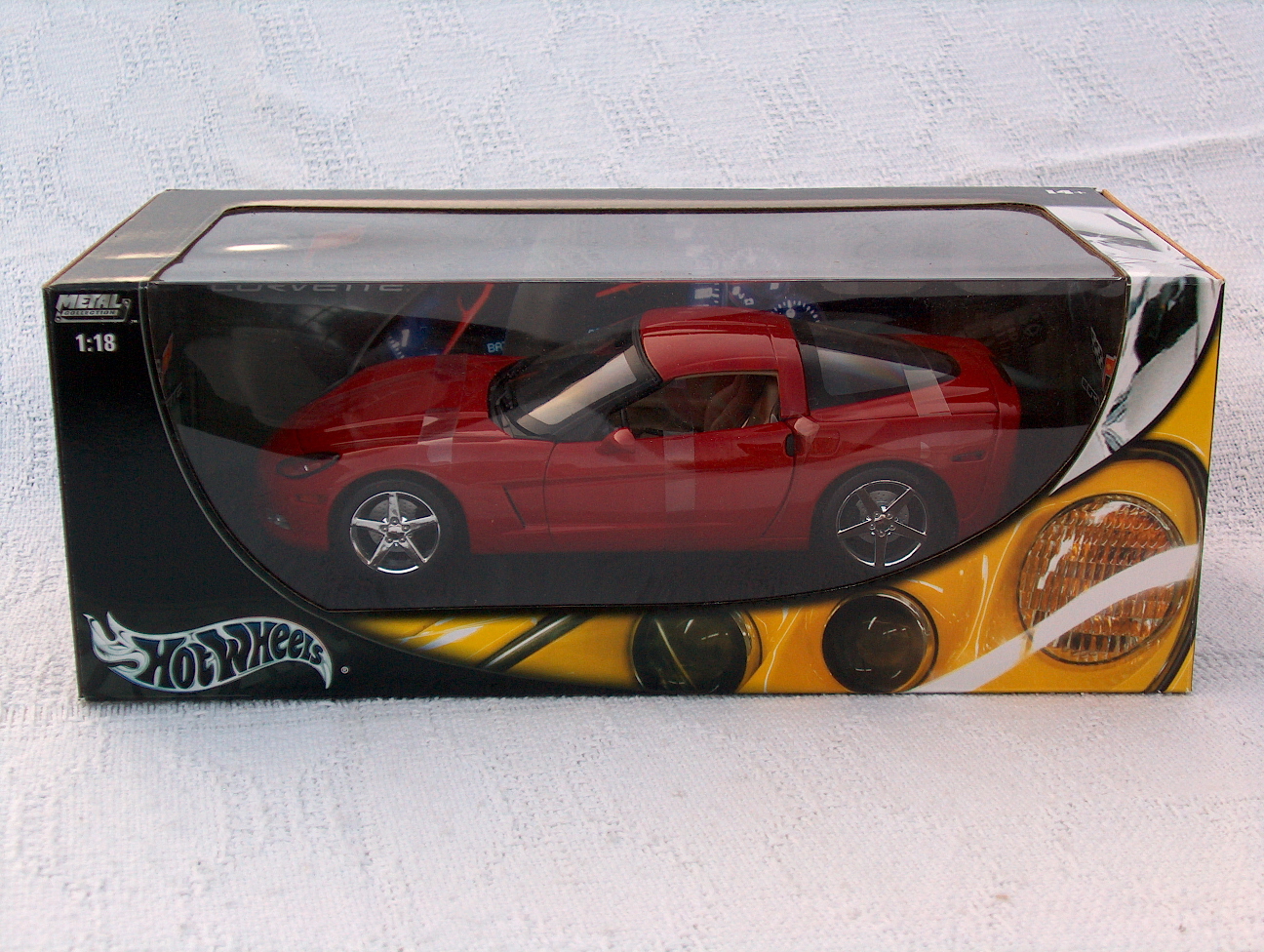 2003 CORVETTE COUPE 1:18 TORCH RED AMERICAN MUSCLE 